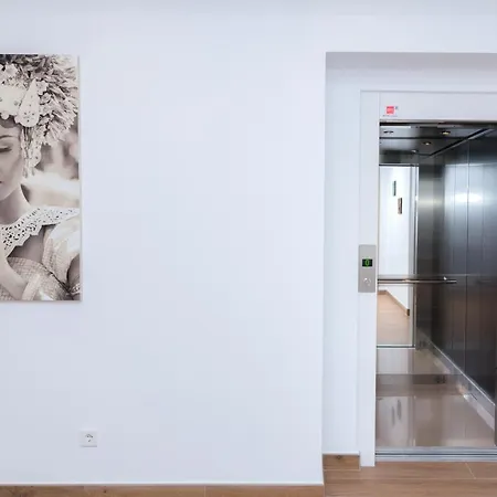 Infinity Luxury By Rock *